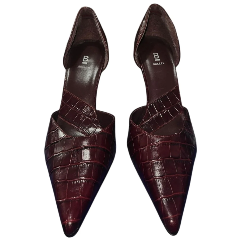 Baker's Crump Crocodile Leather Pointed Toe Heels